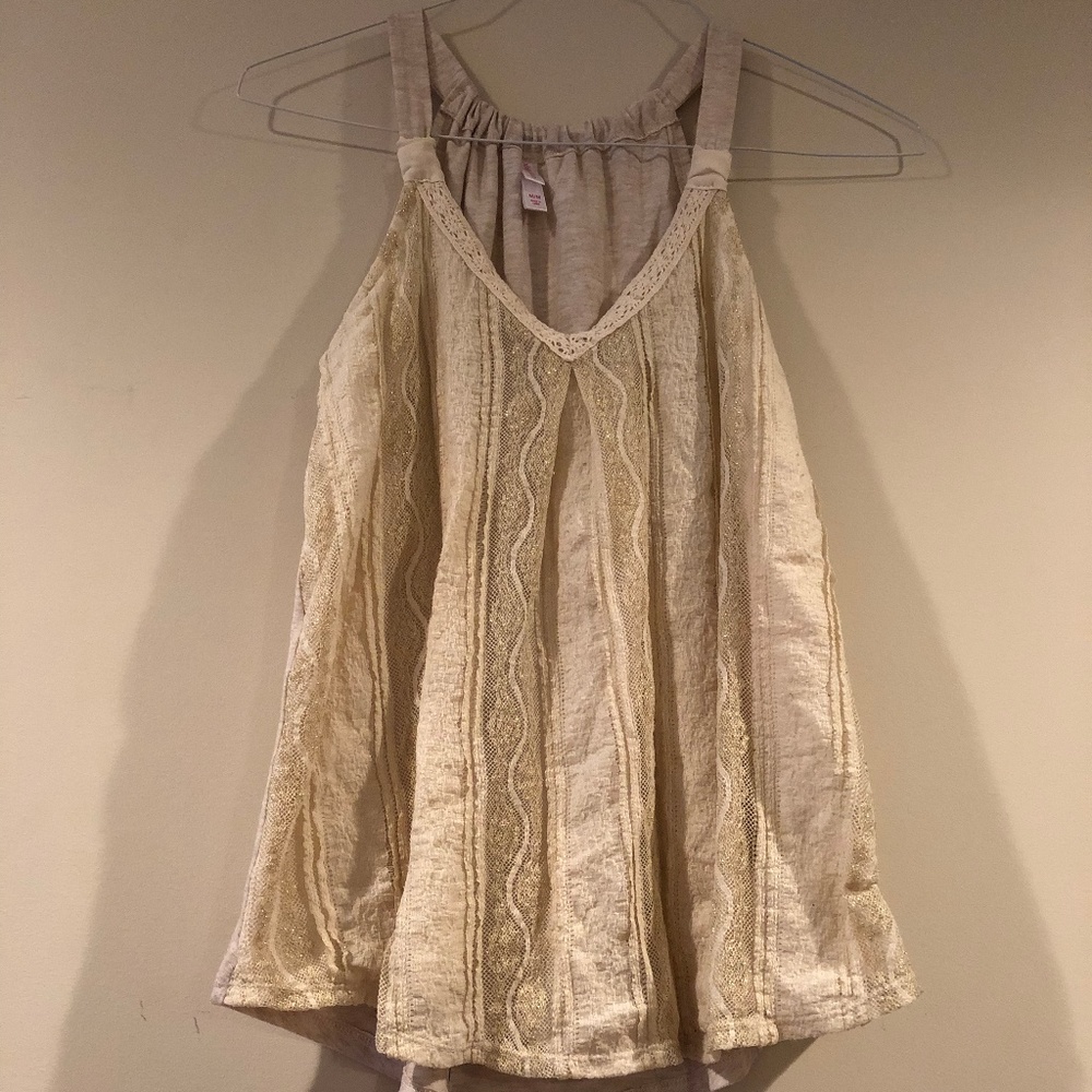 Sleeveless V-neck top
